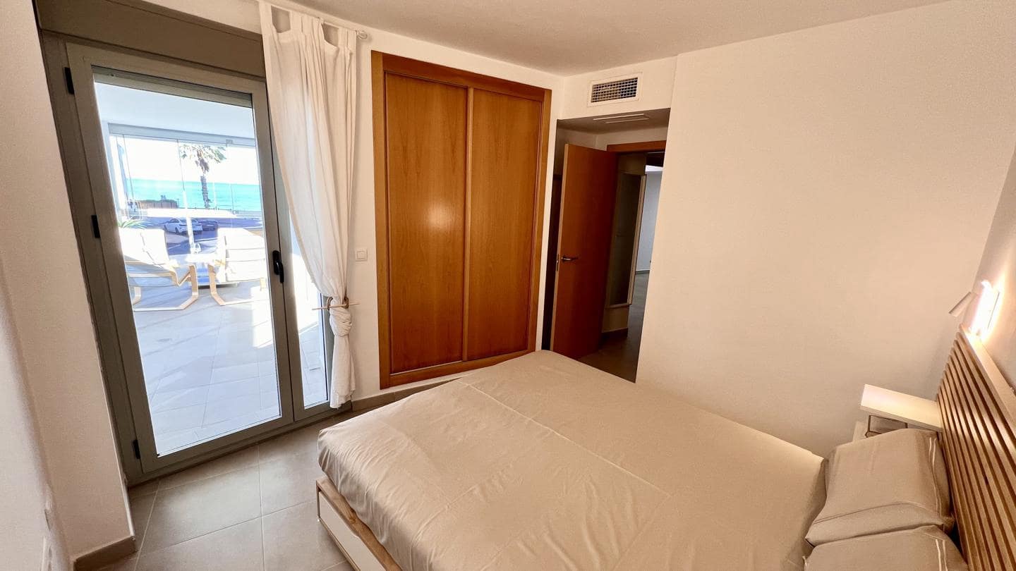 1 slaapkamer Flat te koop in La Manga del Mar Menor met zwembad - € 169.900 (Ref: 10011764)