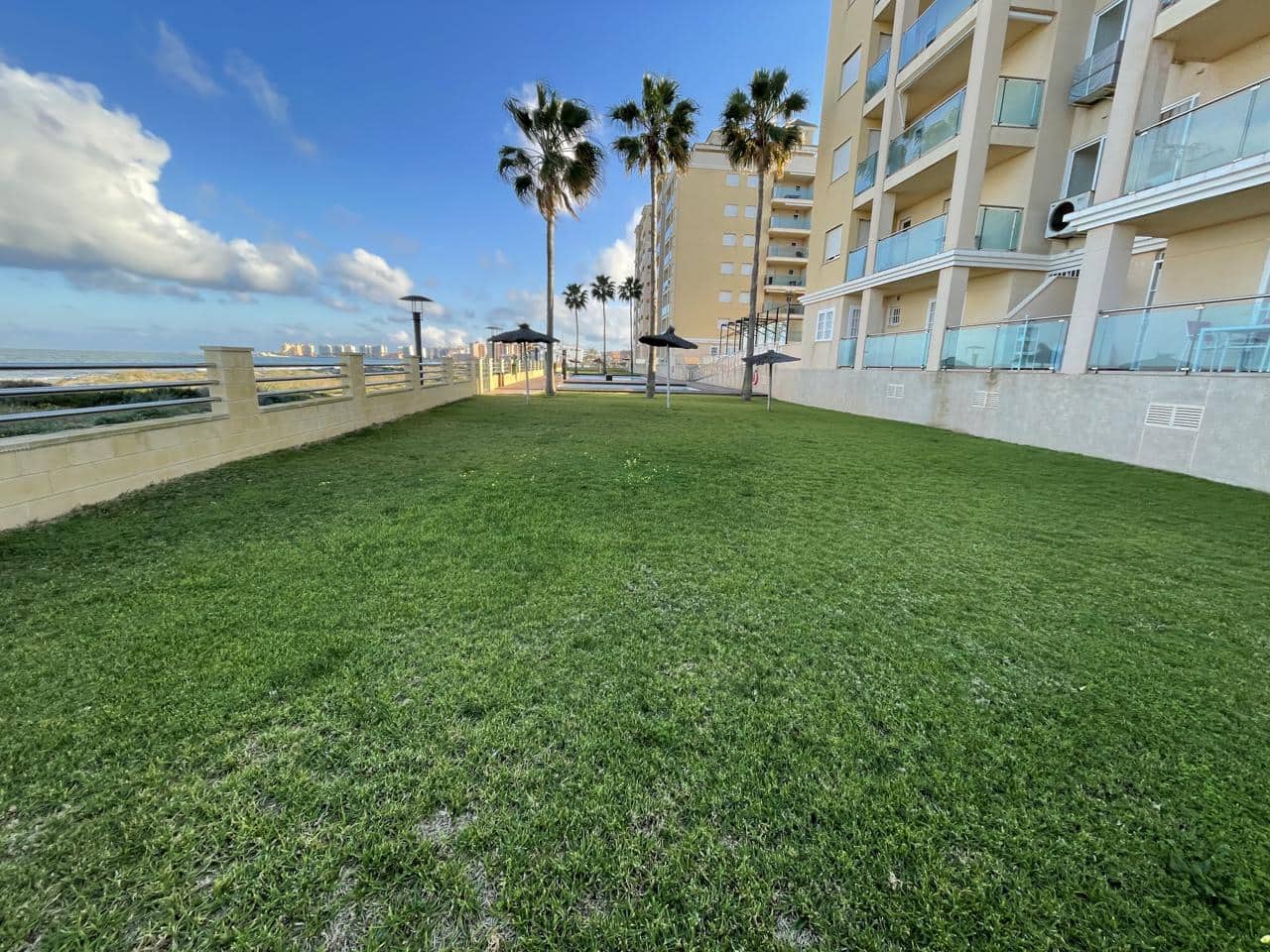 2 makuuhuone Asunto myytävänä paikassa La Manga del Mar Menor mukana 
autotalli - 239 000 € (Ref: 10011765)