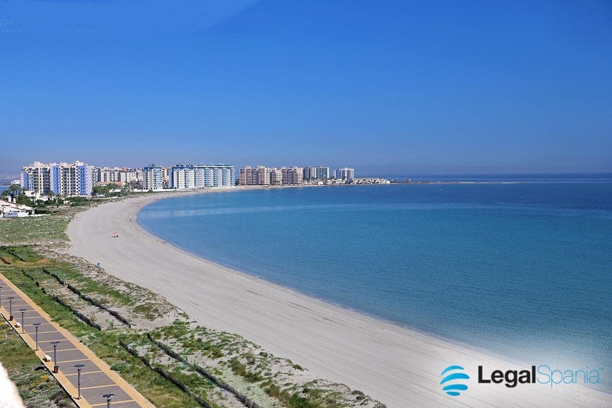 2 sovrum Lägenhet till salu i La Manga del Mar Menor med pool garage - 189 000 € (Ref: 10011766)