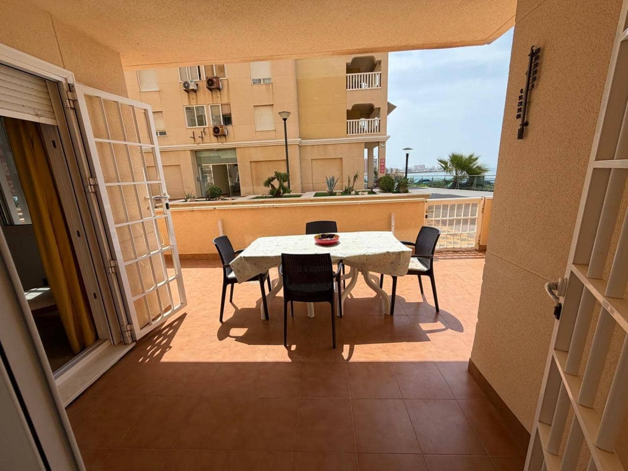 2 sovrum Lägenhet till salu i La Manga del Mar Menor med pool garage - 189 000 € (Ref: 10011766)