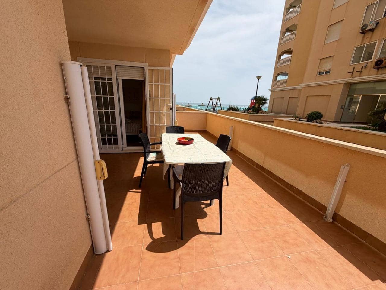 2 sovrum Lägenhet till salu i La Manga del Mar Menor med pool garage - 189 000 € (Ref: 10011766)