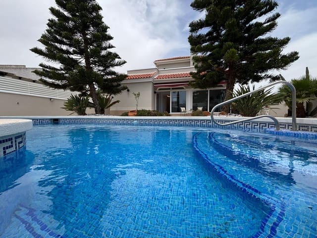 3 bedroom Villa for sale in La Manga del Mar Menor with pool garage - € 449,000 (Ref: 10011768)