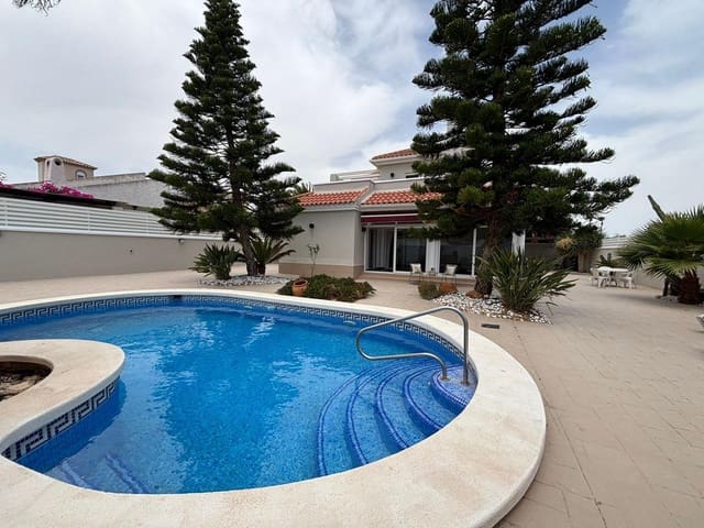 3 bedroom Villa for sale in La Manga del Mar Menor with pool garage - € 449,000 (Ref: 10011768)