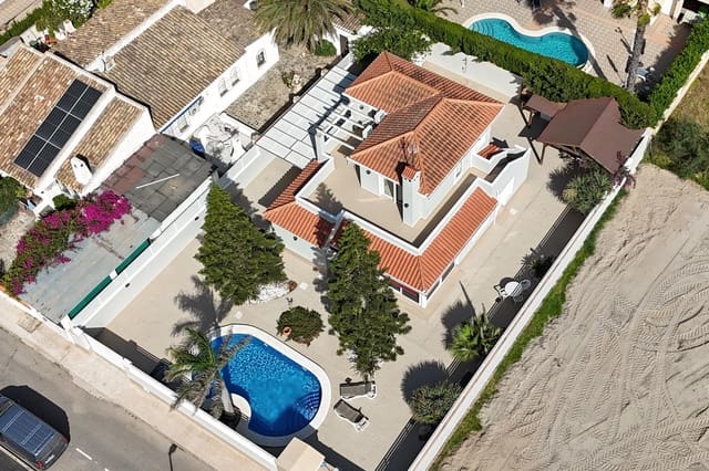 3 bedroom Villa for sale in La Manga del Mar Menor with pool garage - € 449,000 (Ref: 10011768)