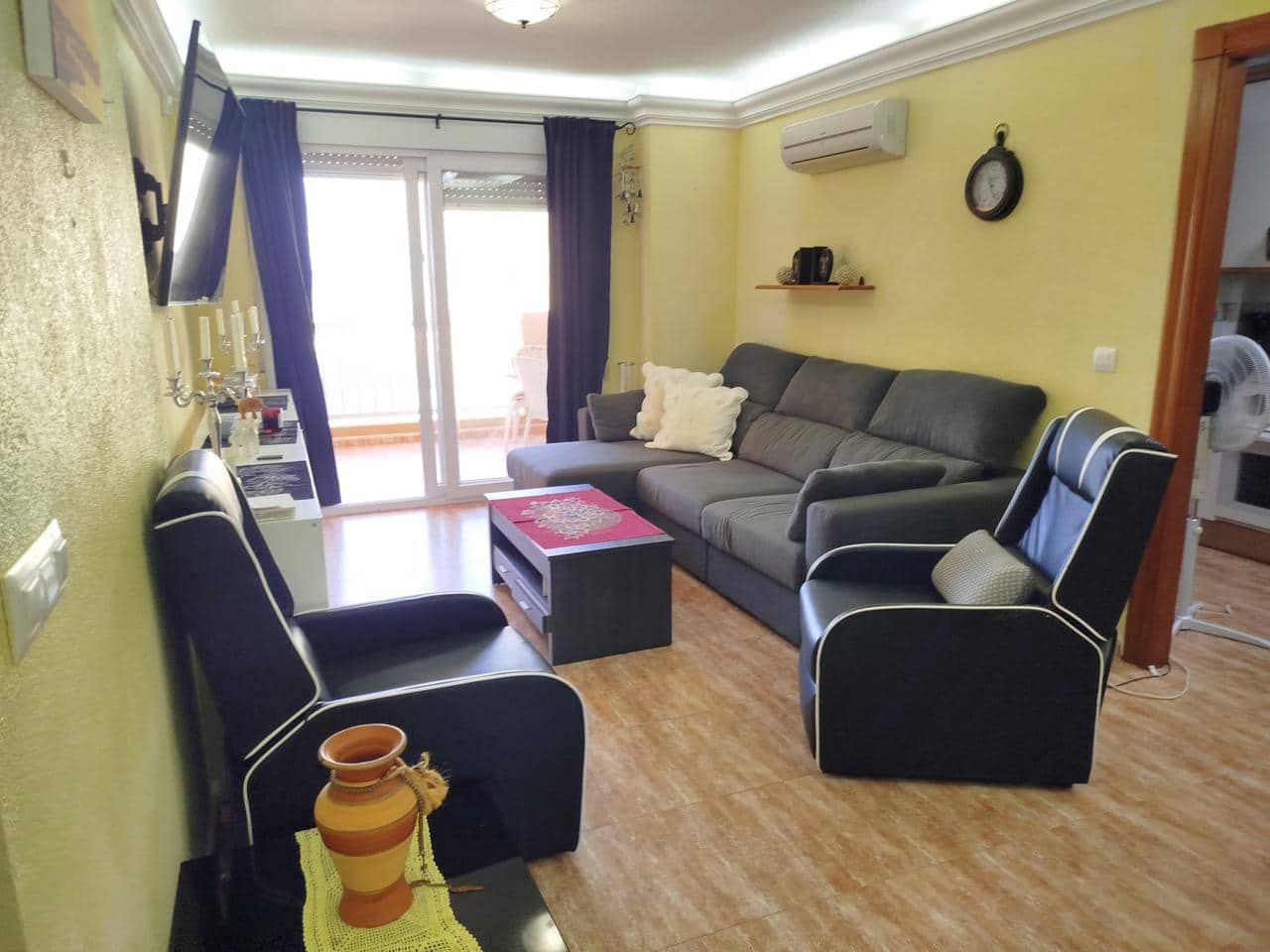 2 slaapkamer Flat te koop in La Manga del Mar Menor met zwembad - € 160.000 (Ref: 10011769)