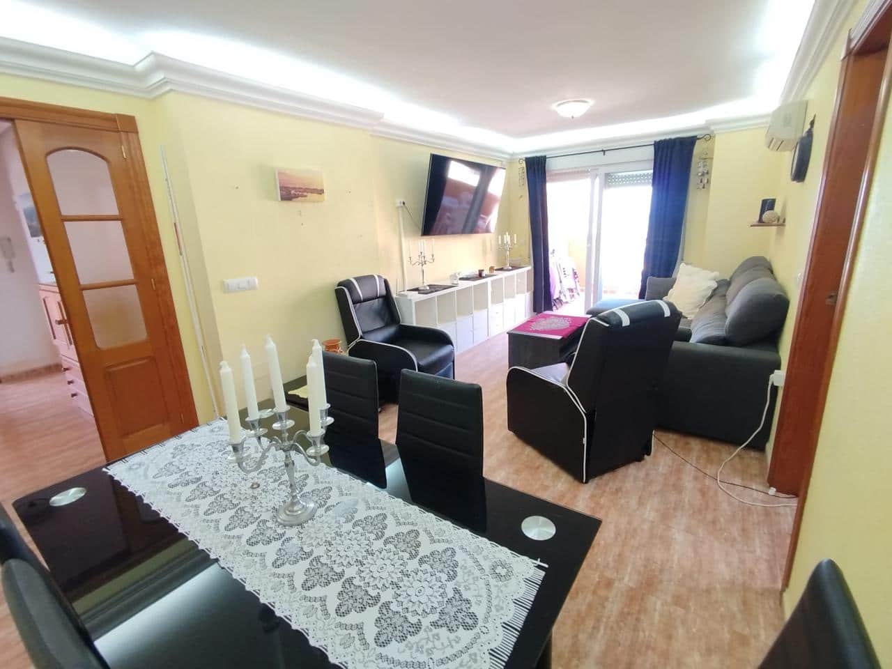 2 slaapkamer Flat te koop in La Manga del Mar Menor met zwembad - € 160.000 (Ref: 10011769)