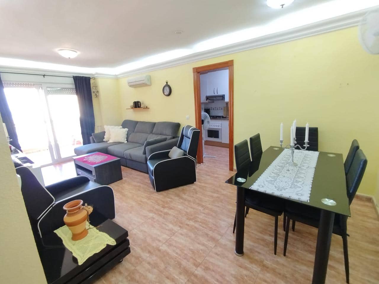 2 slaapkamer Flat te koop in La Manga del Mar Menor met zwembad - € 160.000 (Ref: 10011769)