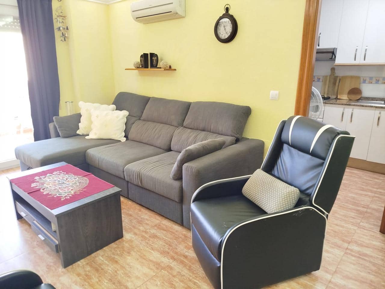 2 slaapkamer Flat te koop in La Manga del Mar Menor met zwembad - € 160.000 (Ref: 10011769)