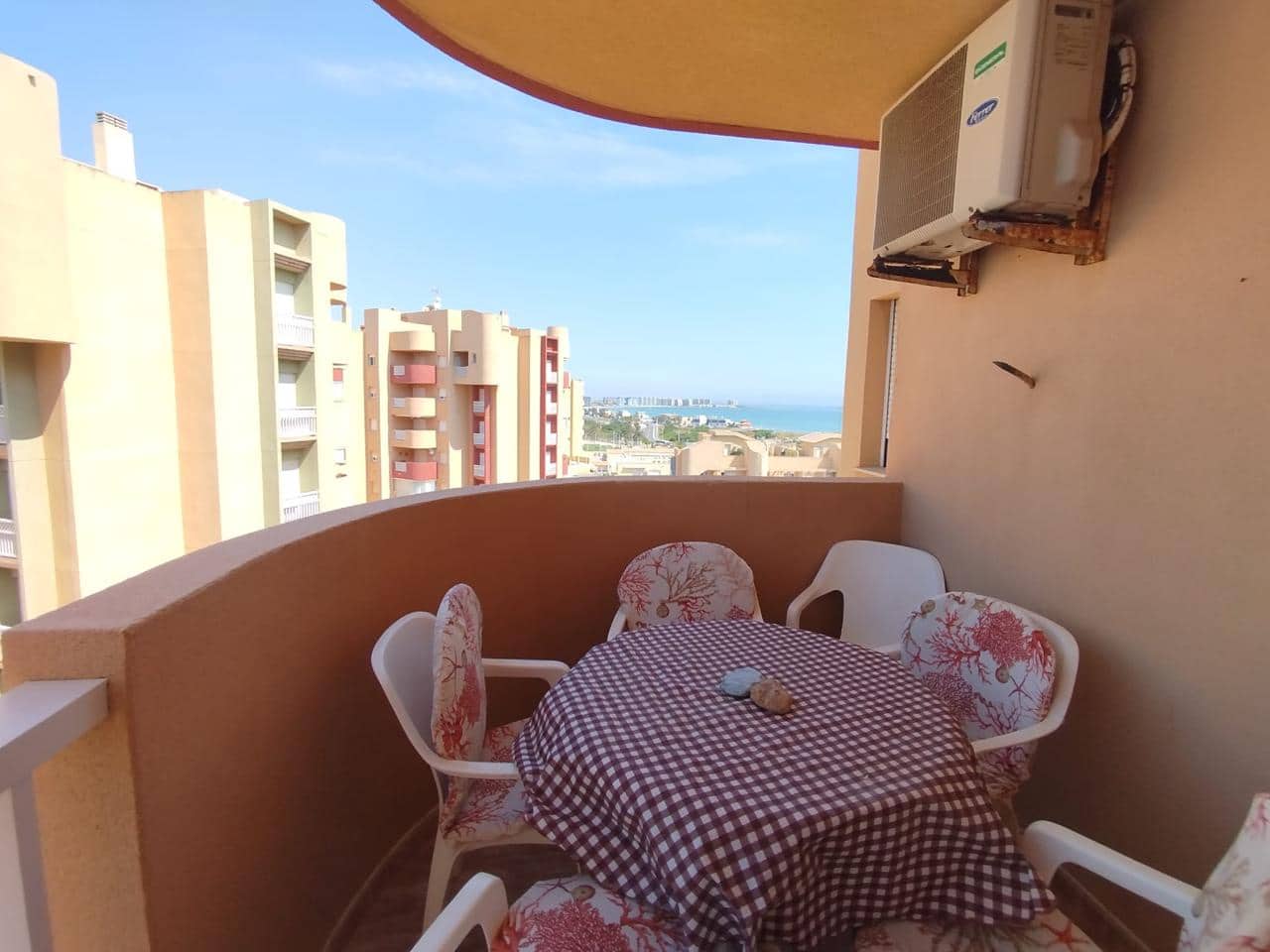 2 slaapkamer Flat te koop in La Manga del Mar Menor met zwembad - € 160.000 (Ref: 10011769)