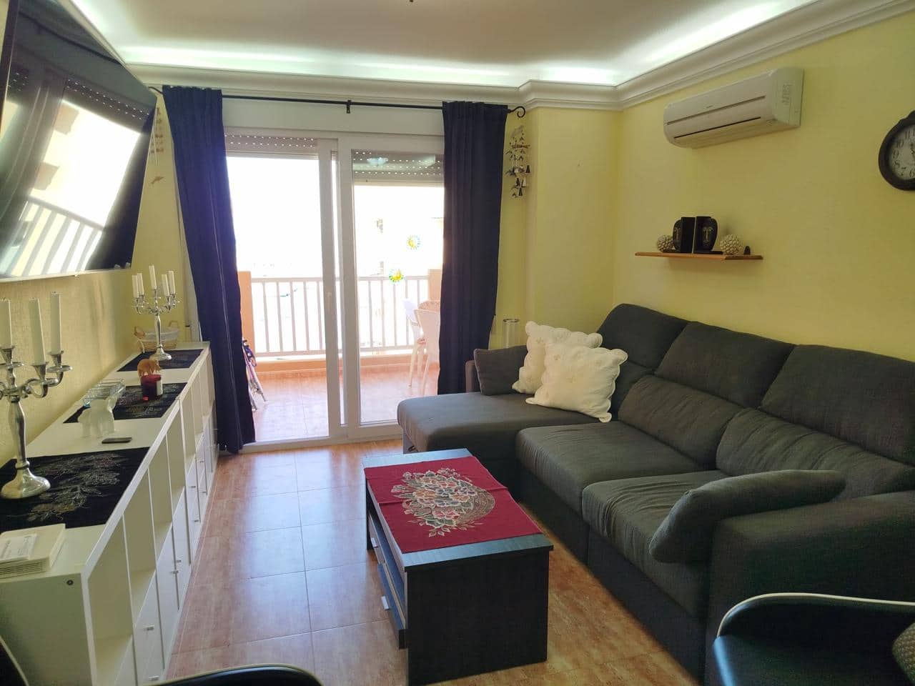 2 slaapkamer Flat te koop in La Manga del Mar Menor met zwembad - € 160.000 (Ref: 10011769)