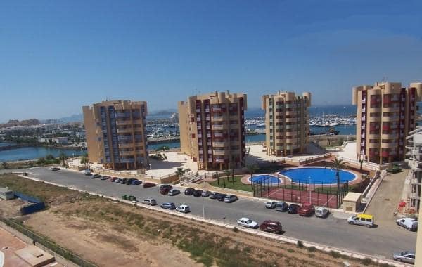 2 slaapkamer Flat te koop in La Manga del Mar Menor met zwembad - € 160.000 (Ref: 10011769)