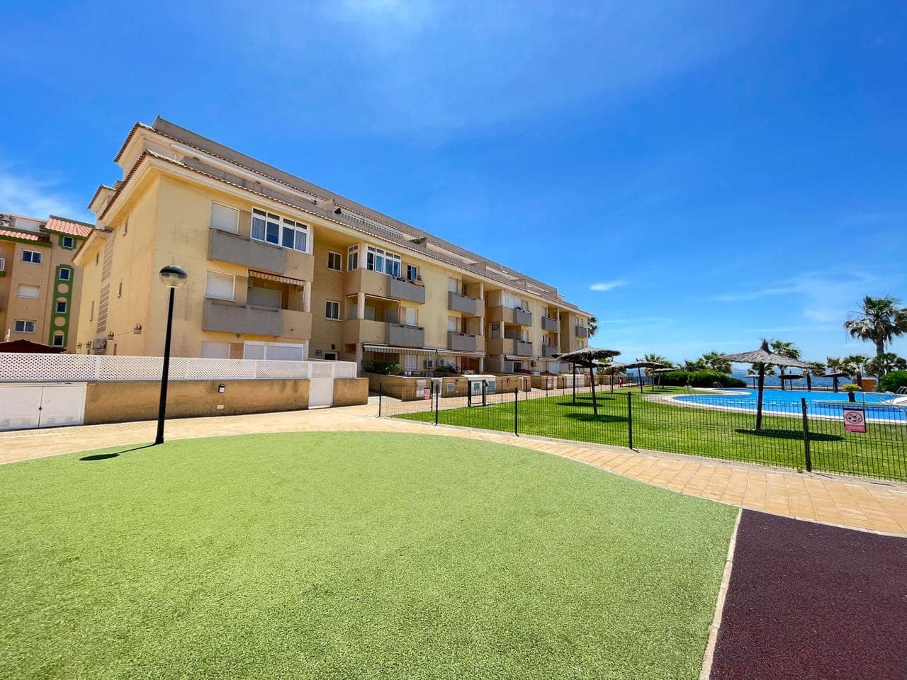 3 bedroom Flat for sale in La Manga del Mar Menor with pool garage - € 199,900 (Ref: 10011771)