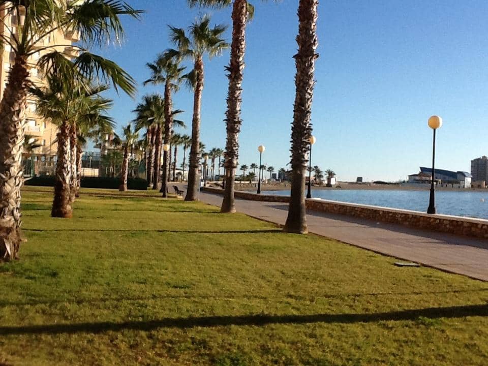 2 soveværelse Lejlighed til salg i La Manga del Mar Menor med swimmingpool garage - € 189.000 (Ref: 10011772)