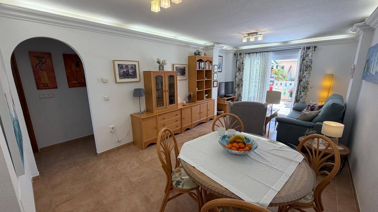 2 soveværelse Lejlighed til salg i La Manga del Mar Menor med swimmingpool garage - € 189.000 (Ref: 10011772)