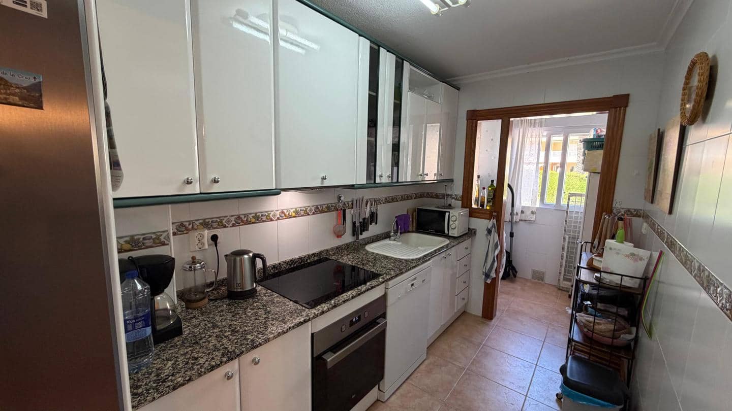 2 soveværelse Lejlighed til salg i La Manga del Mar Menor med swimmingpool garage - € 189.000 (Ref: 10011772)