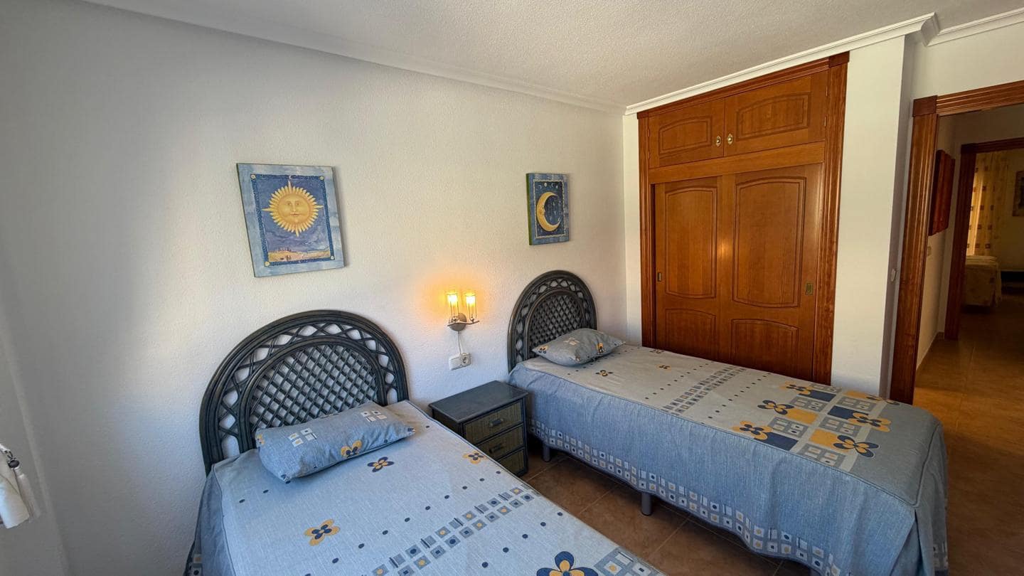 2 soveværelse Lejlighed til salg i La Manga del Mar Menor med swimmingpool garage - € 189.000 (Ref: 10011772)