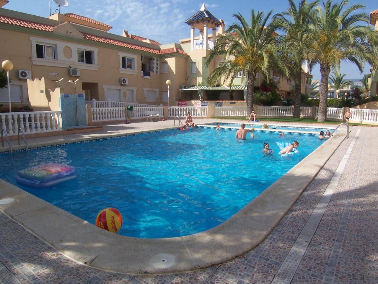 2 soveværelse Lejlighed til salg i La Manga del Mar Menor med swimmingpool garage - € 189.000 (Ref: 10011772)