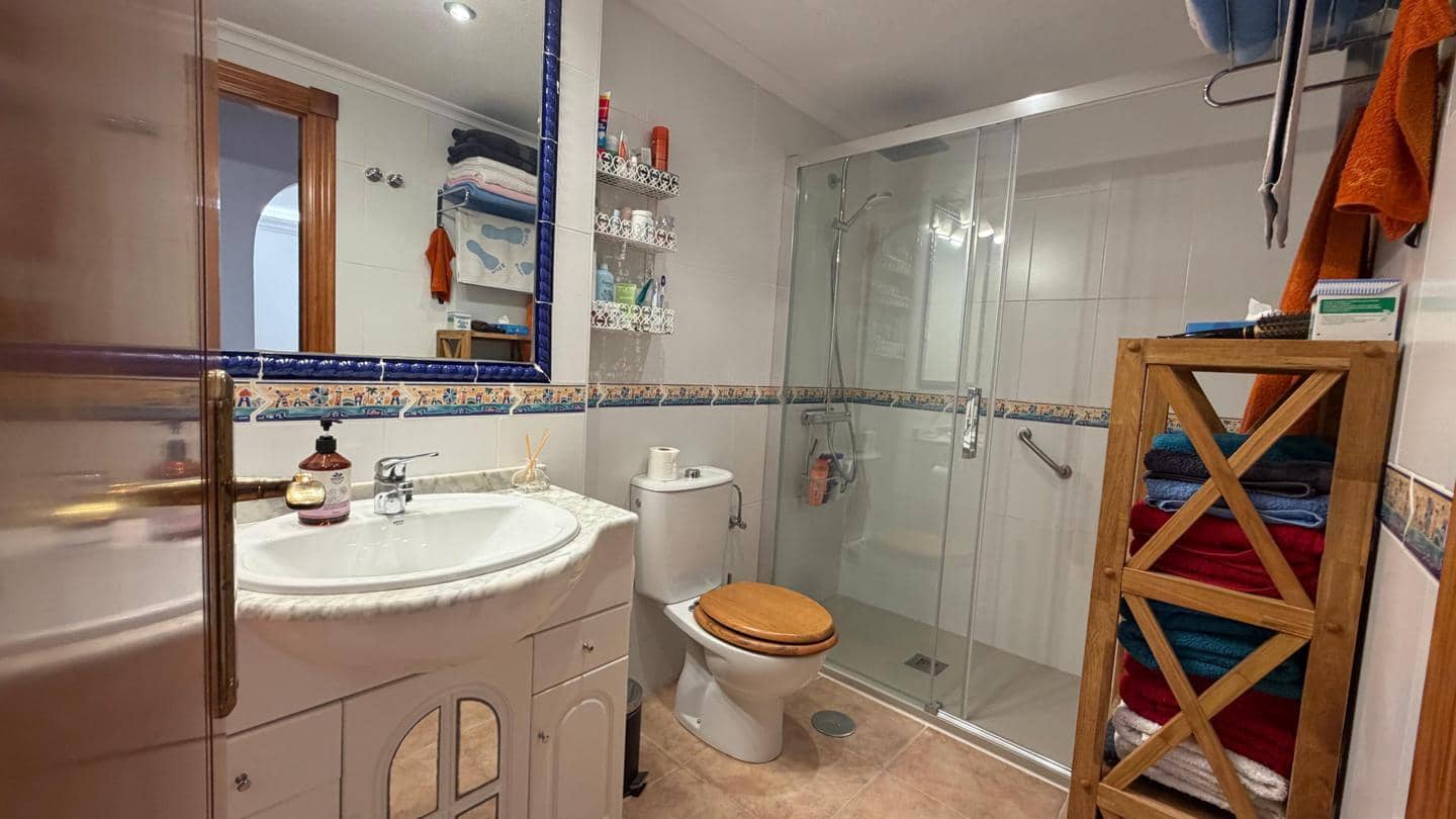 2 soveværelse Lejlighed til salg i La Manga del Mar Menor med swimmingpool garage - € 189.000 (Ref: 10011772)