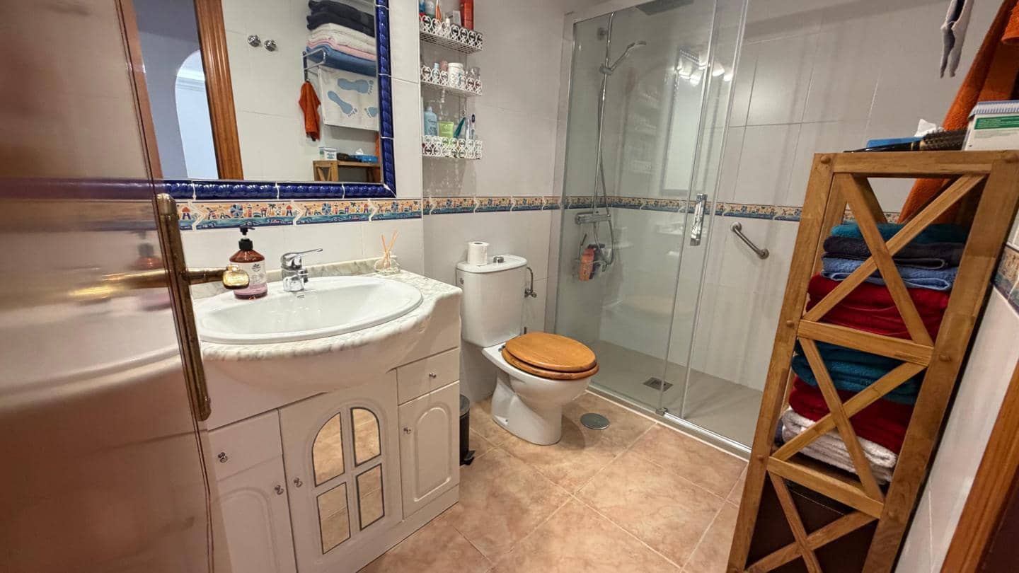 2 soveværelse Lejlighed til salg i La Manga del Mar Menor med swimmingpool garage - € 189.000 (Ref: 10011772)