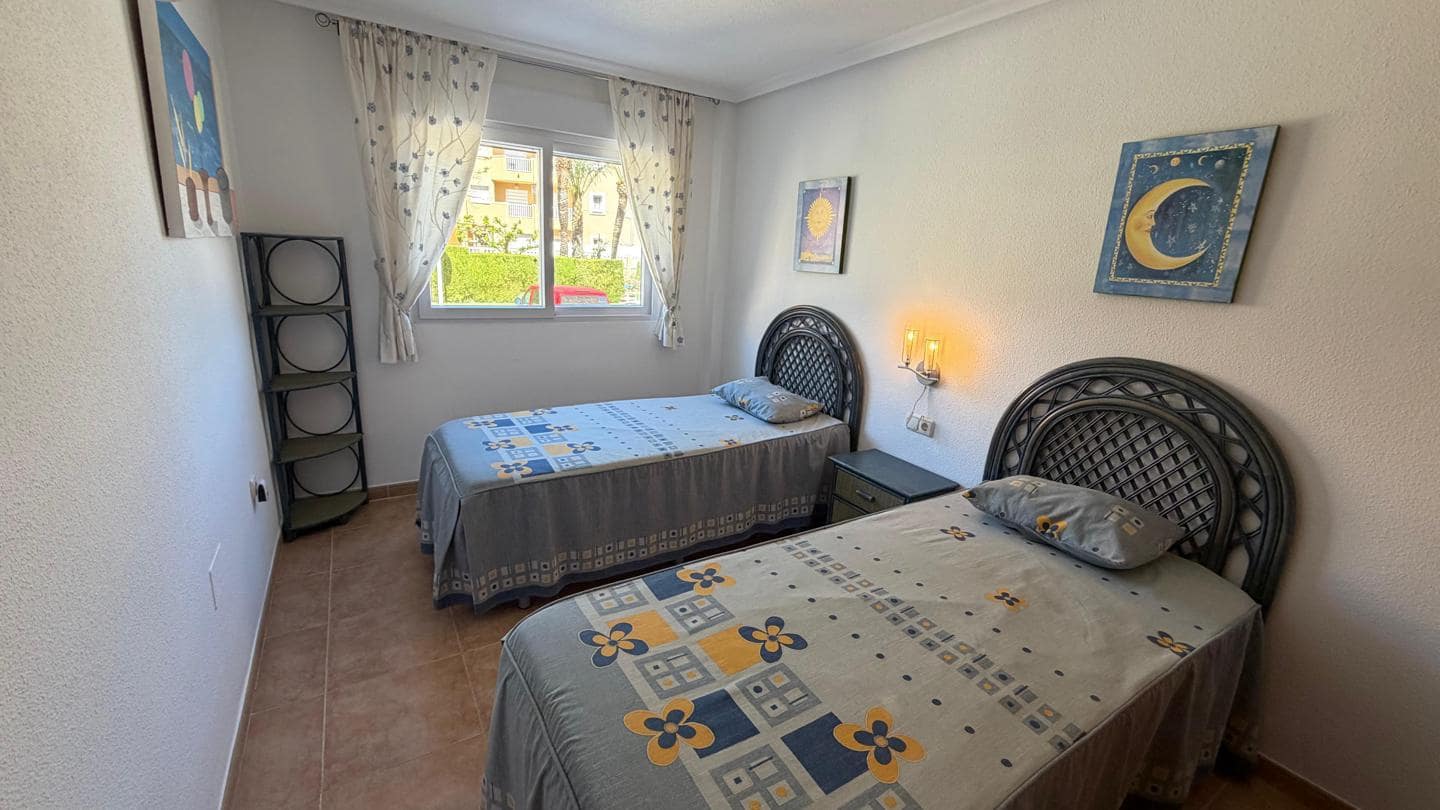 2 soveværelse Lejlighed til salg i La Manga del Mar Menor med swimmingpool garage - € 189.000 (Ref: 10011772)