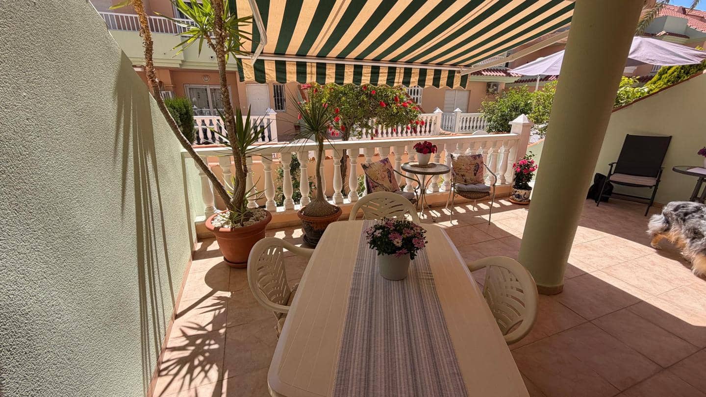 2 soveværelse Lejlighed til salg i La Manga del Mar Menor med swimmingpool garage - € 189.000 (Ref: 10011772)