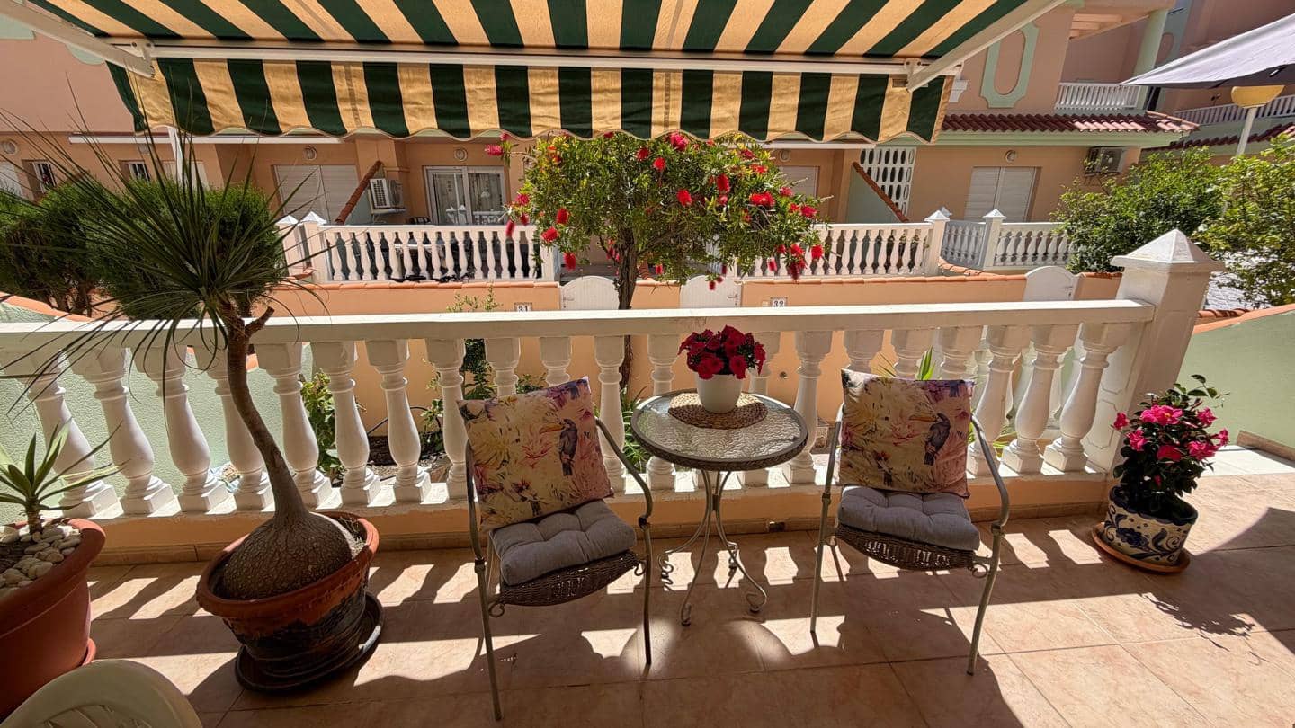 2 soveværelse Lejlighed til salg i La Manga del Mar Menor med swimmingpool garage - € 189.000 (Ref: 10011772)