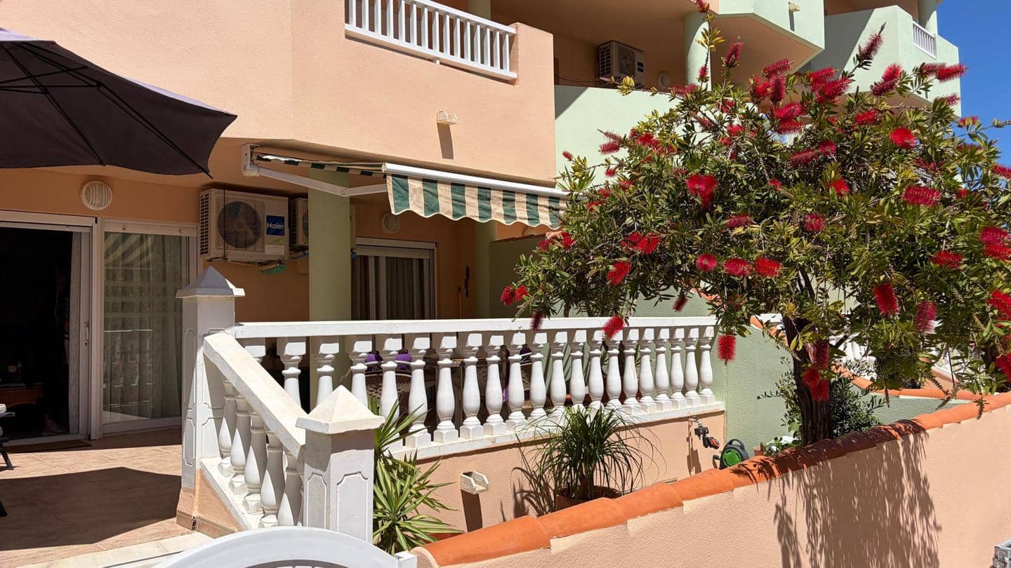 2 soveværelse Lejlighed til salg i La Manga del Mar Menor med swimmingpool garage - € 189.000 (Ref: 10011772)