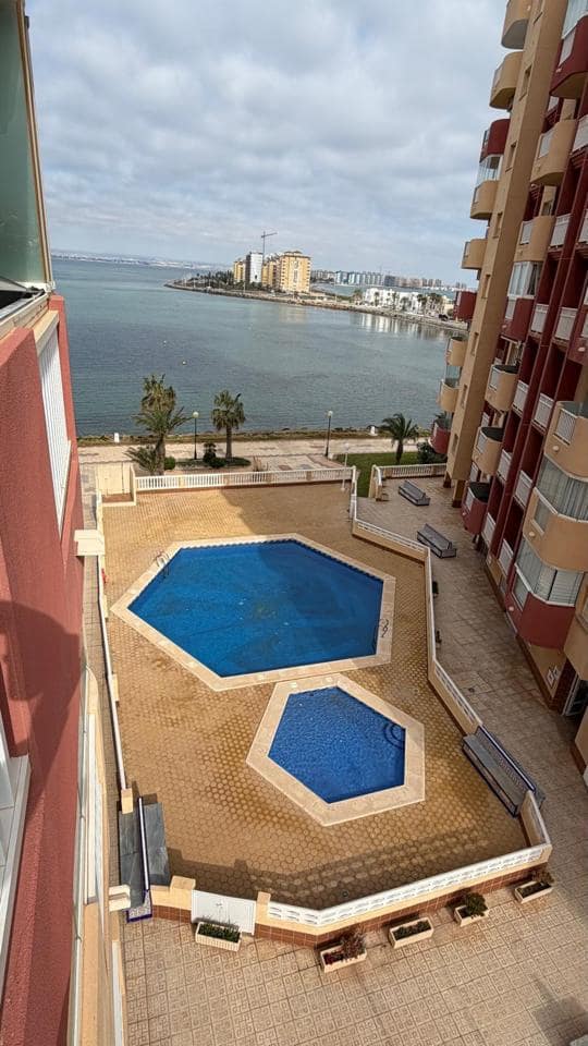 2 soveværelse Lejlighed til salg i La Manga del Mar Menor med swimmingpool - € 199.000 (Ref: 10011773)