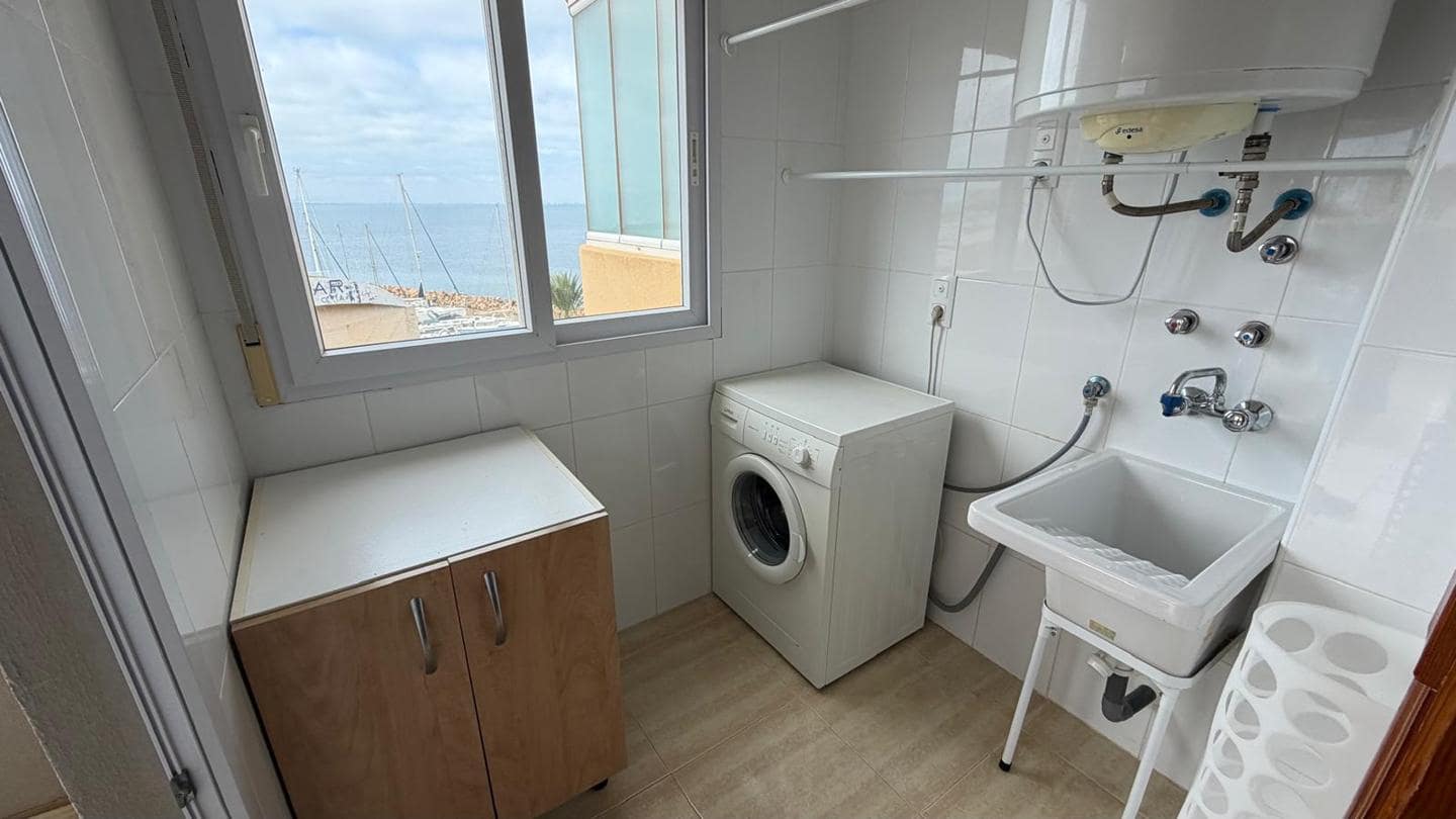 2 soveværelse Lejlighed til salg i La Manga del Mar Menor med swimmingpool - € 199.000 (Ref: 10011773)