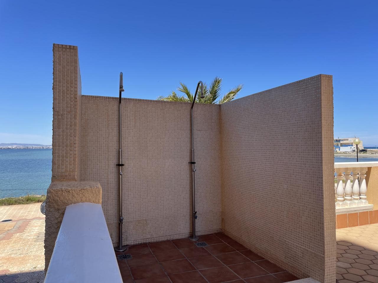 2 soveværelse Lejlighed til salg i La Manga del Mar Menor med swimmingpool - € 199.000 (Ref: 10011773)