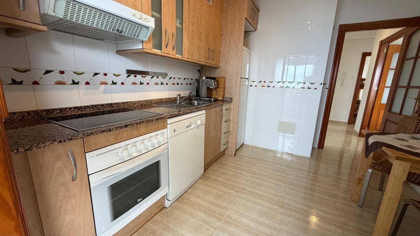 2 soveværelse Lejlighed til salg i La Manga del Mar Menor med swimmingpool - € 199.000 (Ref: 10011773)
