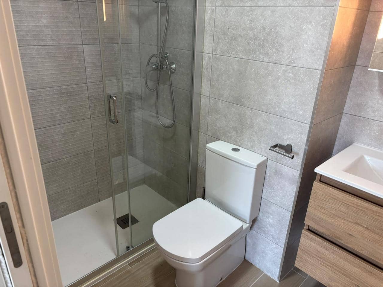 2 bedroom Flat for sale in Playa Paraiso with pool garage - € 259,000 (Ref: 10011774)