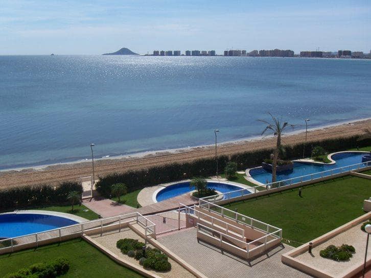 2 slaapkamer Flat te koop in La Manga del Mar Menor met zwembad garage - € 319.000 (Ref: 10011776)