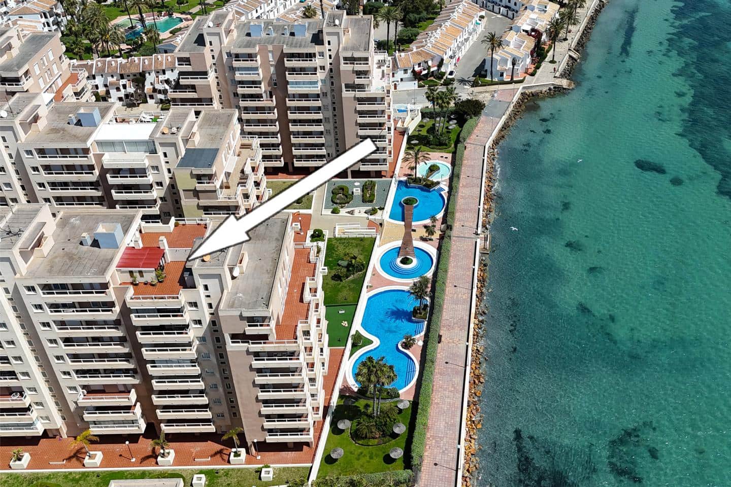 2 slaapkamer Flat te koop in La Manga del Mar Menor met zwembad garage - € 319.000 (Ref: 10011776)