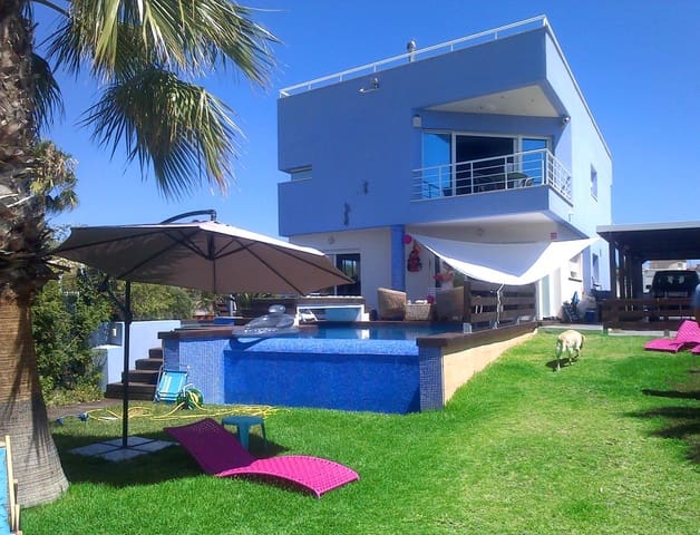 5 bedroom Villa for sale in La Manga del Mar Menor with pool garage - € 685,000 (Ref: 10011777)
