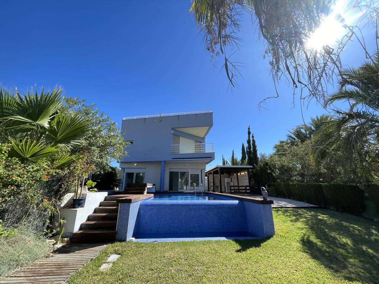 5 bedroom Villa for sale in La Manga del Mar Menor with pool garage - € 685,000 (Ref: 10011777)