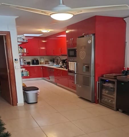 2 soverom Leilighet til salgs i La Manga del Mar Menor med svømmebasseng garasje - € 300 000 (Ref: 10011779)