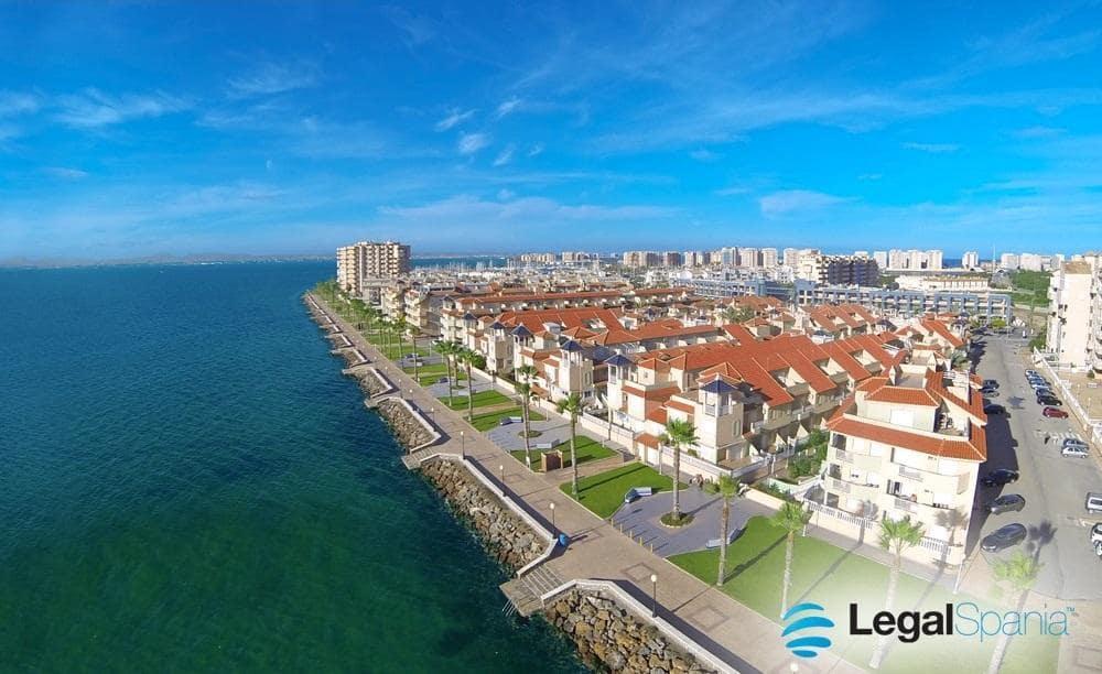 2 slaapkamer Flat te koop in La Manga del Mar Menor met zwembad garage - € 300.000 (Ref: 10011779)