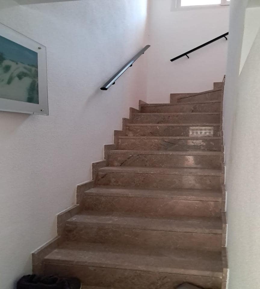 2 slaapkamer Flat te koop in La Manga del Mar Menor met zwembad garage - € 300.000 (Ref: 10011779)