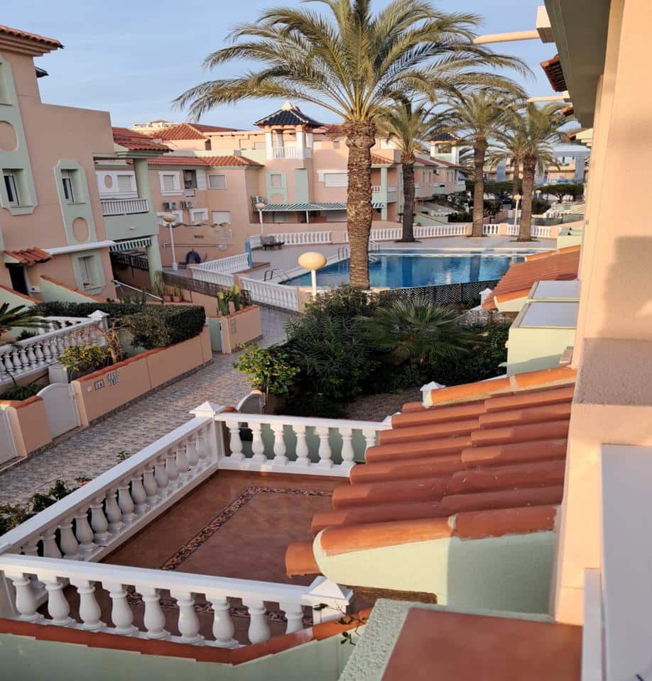 2 slaapkamer Flat te koop in La Manga del Mar Menor met zwembad garage - € 300.000 (Ref: 10011779)