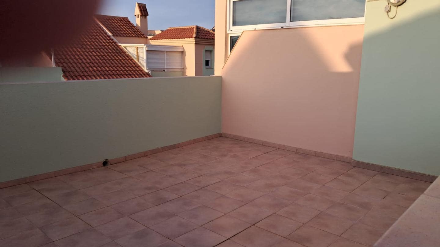 2 slaapkamer Flat te koop in La Manga del Mar Menor met zwembad garage - € 300.000 (Ref: 10011779)