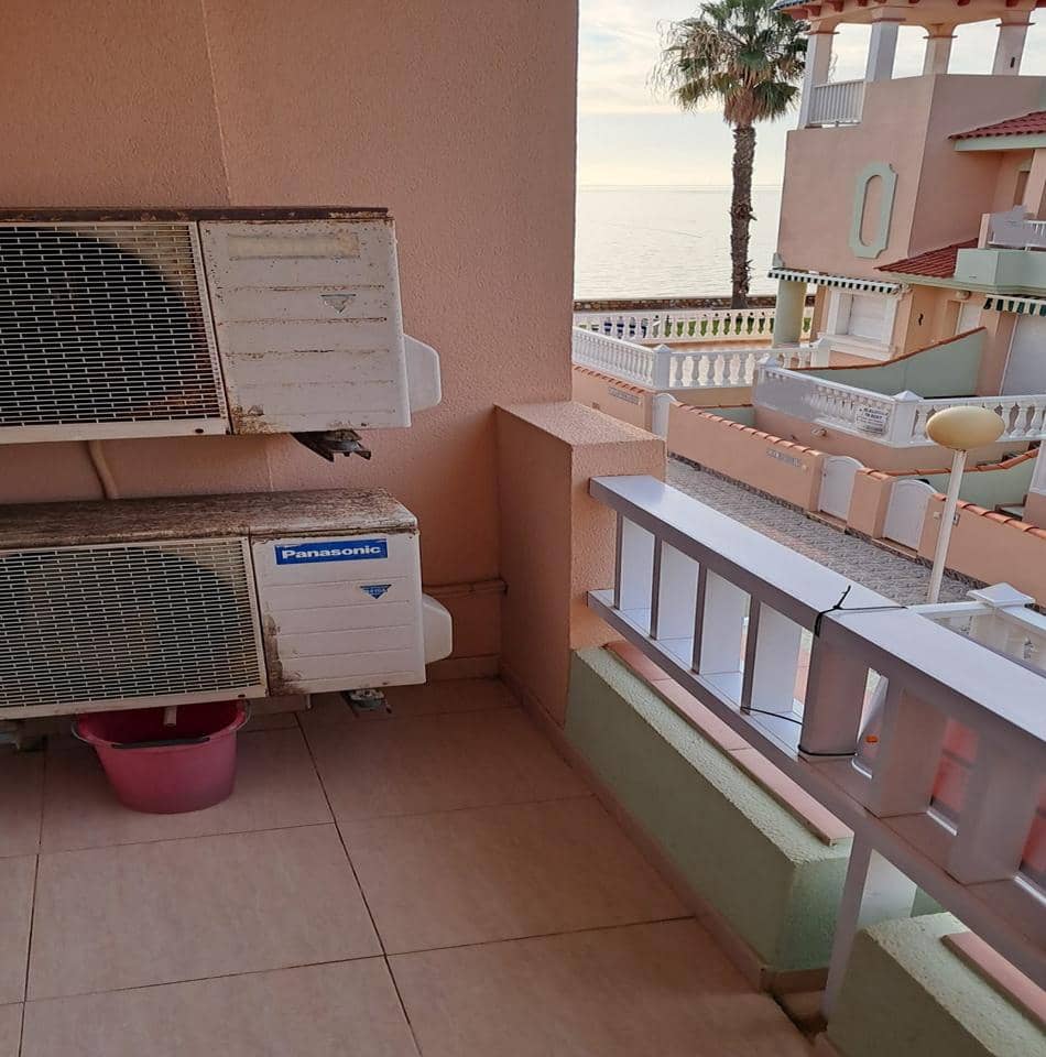 2 slaapkamer Flat te koop in La Manga del Mar Menor met zwembad garage - € 300.000 (Ref: 10011779)