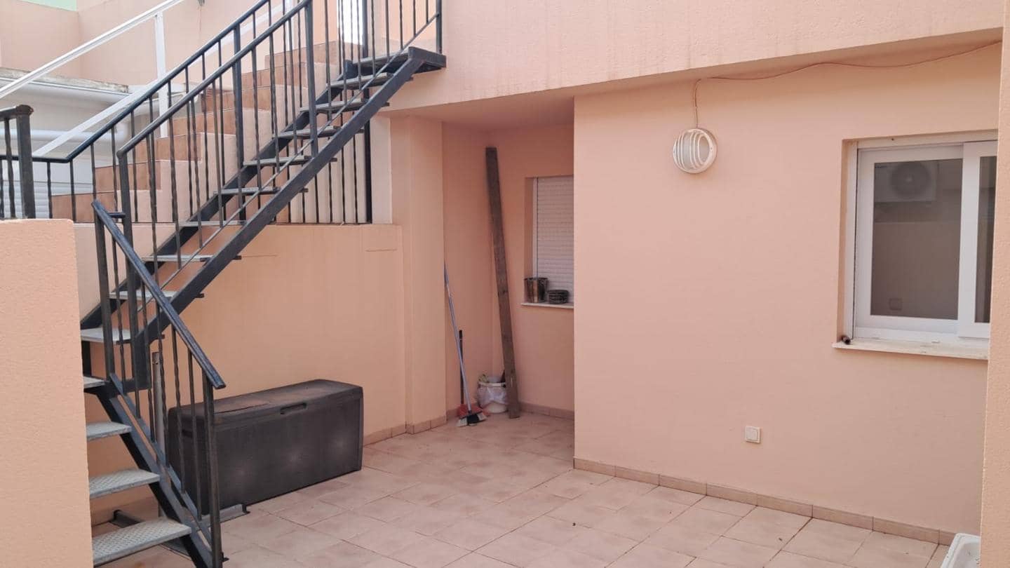 2 slaapkamer Flat te koop in La Manga del Mar Menor met zwembad garage - € 300.000 (Ref: 10011779)