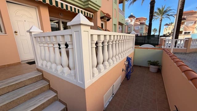 3 sypialnia Mieszkanie na sprzedaż w La Manga del Mar Menor z basenem garażem - 230 000 € (Ref: 10011781)
