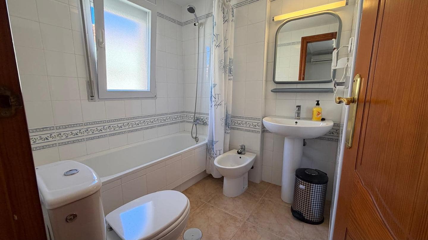 3 soverom Leilighet til salgs i La Manga del Mar Menor med svømmebasseng garasje - € 230 000 (Ref: 10011781)