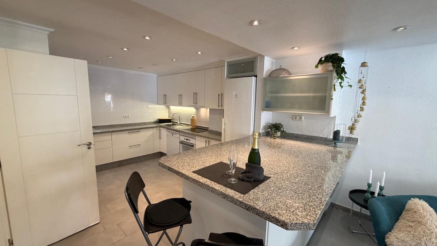 3 soverom Leilighet til salgs i La Manga del Mar Menor med svømmebasseng garasje - € 230 000 (Ref: 10011781)