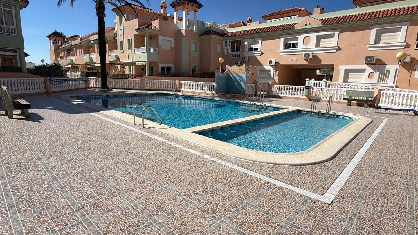 3 soverom Leilighet til salgs i La Manga del Mar Menor med svømmebasseng garasje - € 230 000 (Ref: 10011781)