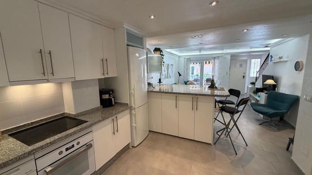3 sypialnia Mieszkanie na sprzedaż w La Manga del Mar Menor z basenem garażem - 230 000 € (Ref: 10011781)
