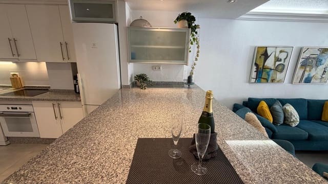 3 sypialnia Mieszkanie na sprzedaż w La Manga del Mar Menor z basenem garażem - 230 000 € (Ref: 10011781)