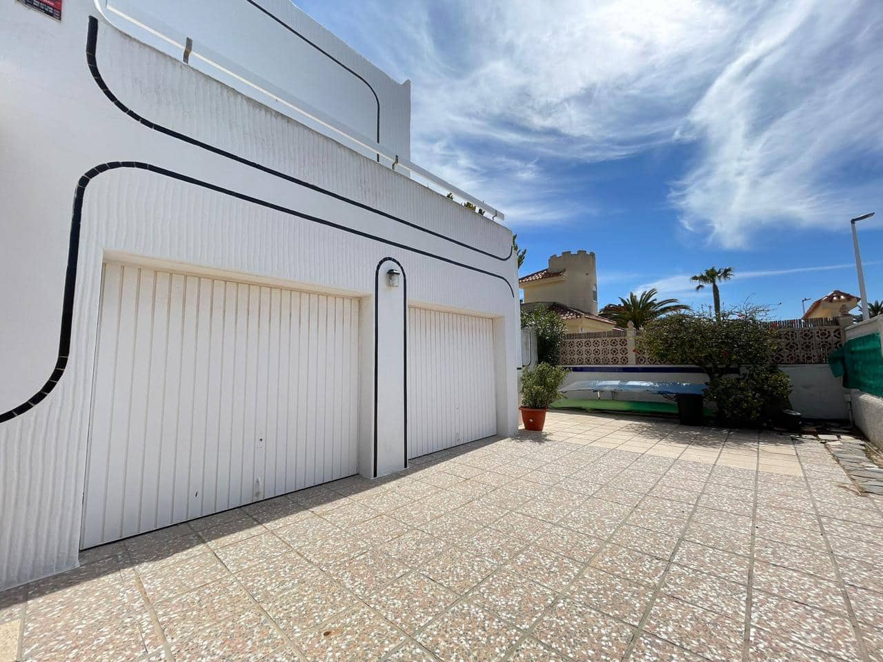 4 bedroom Villa for sale in La Manga del Mar Menor with pool garage - € 489,000 (Ref: 10011782)